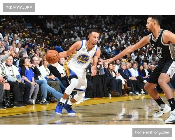 深圳队进攻端空间利用出色 无球跑动创造大量空位机会